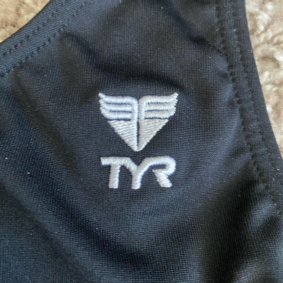 TYR Women’s Standard Durafast Elite Maxfit Racerback Swimsuit, Size 34 CL001UF - Picture 3 of 6